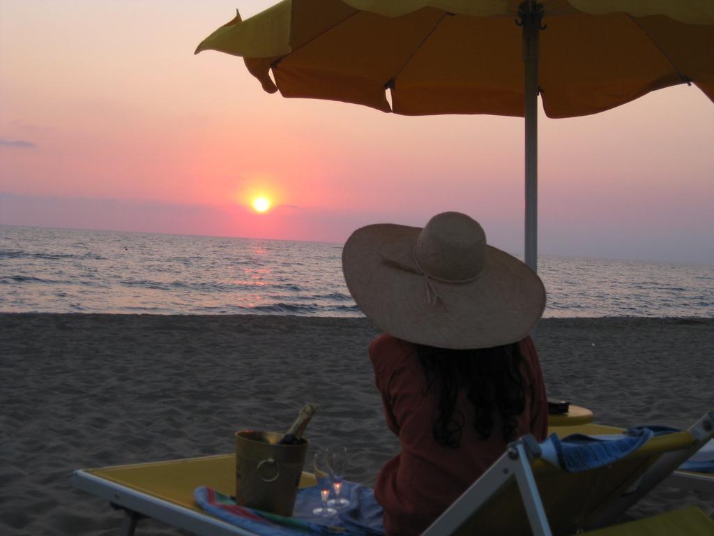 Hotel Laura Paestum Eksteriør bilde